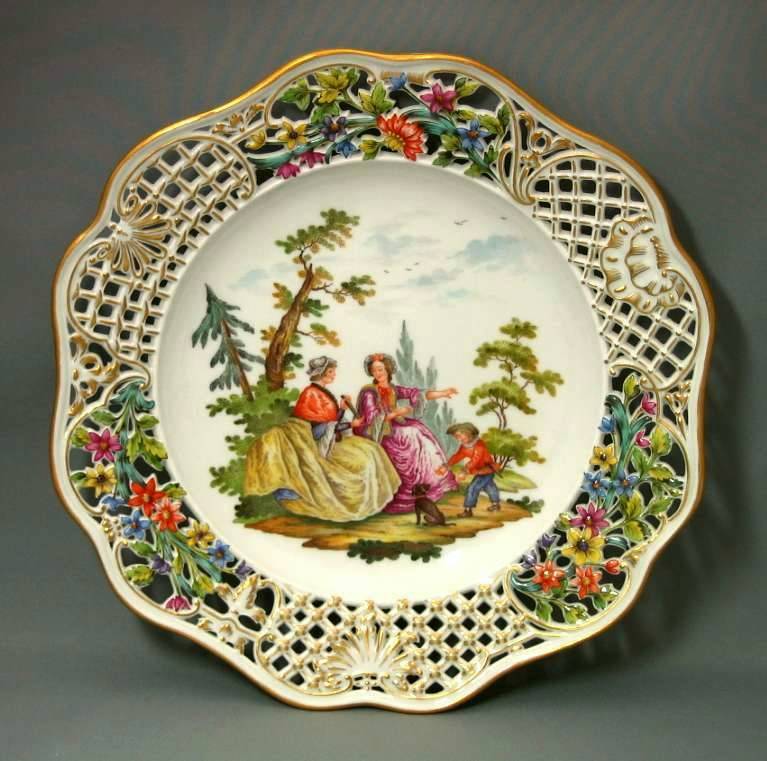 オークション “ザ・コノサーズ” ／ Lot2826 マイセン デコラティヴ・プレート（絵皿） 『ワトー風人物文絵皿』 18世紀（1750年頃